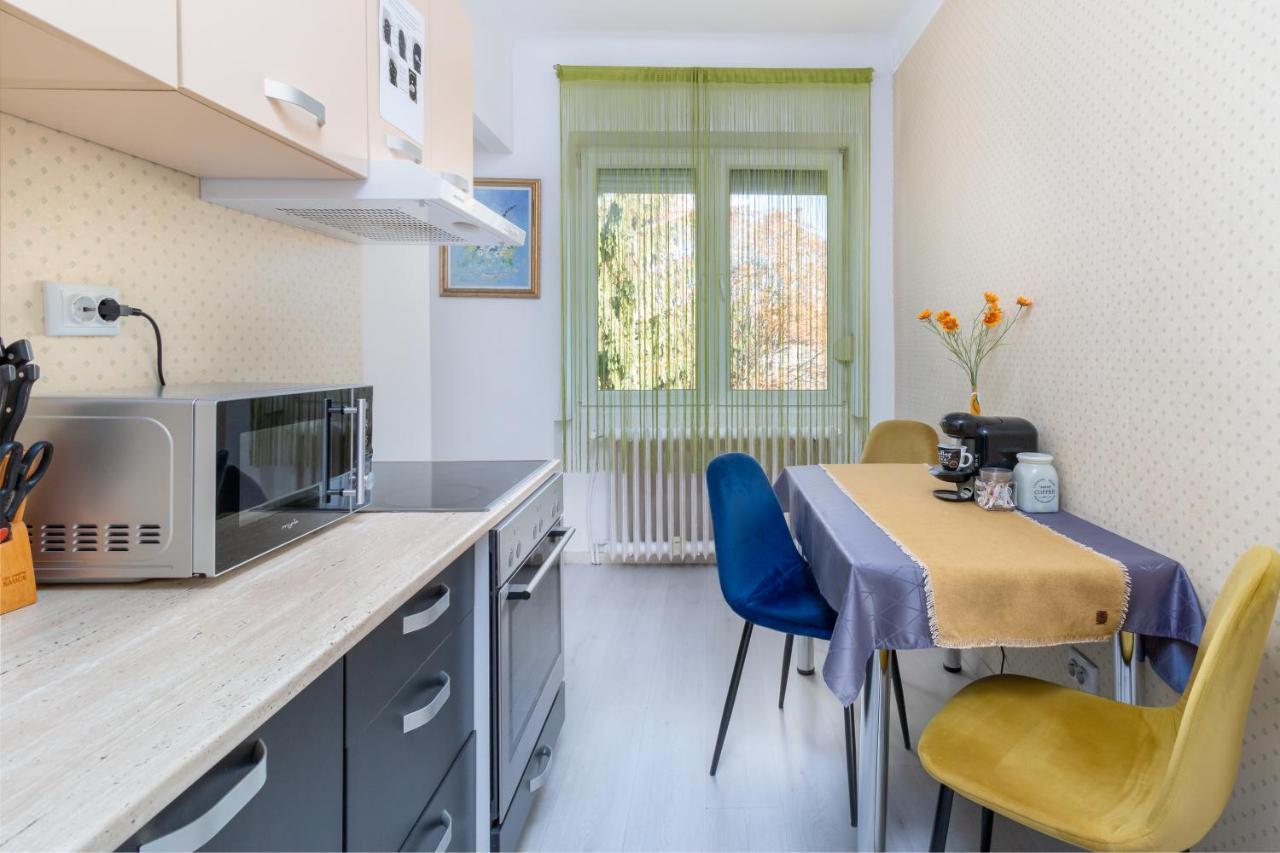 Moonlight Central Apartments 오라데아 외부 사진